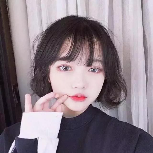 2018年最新流行的发型,就是这款浪漫情人节卷