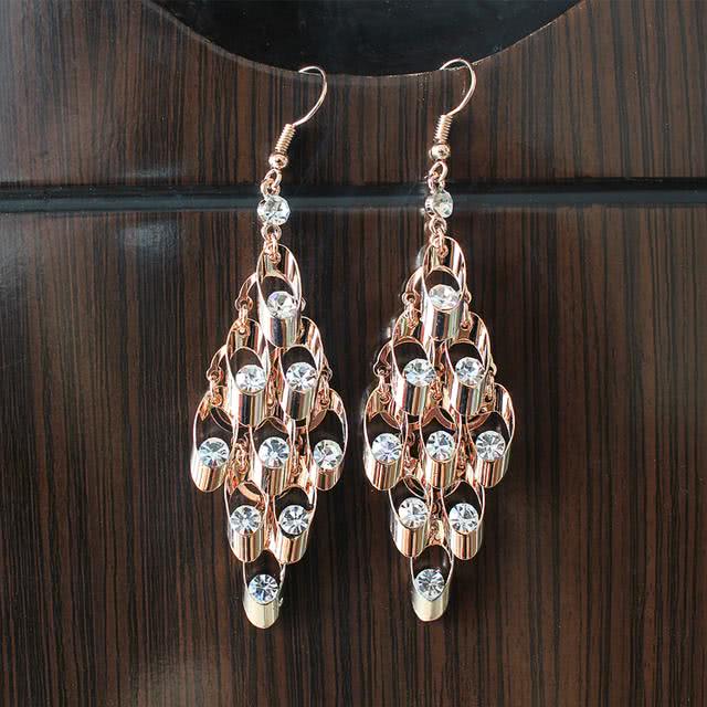 脸大适合戴什么样的耳环显脸瘦?