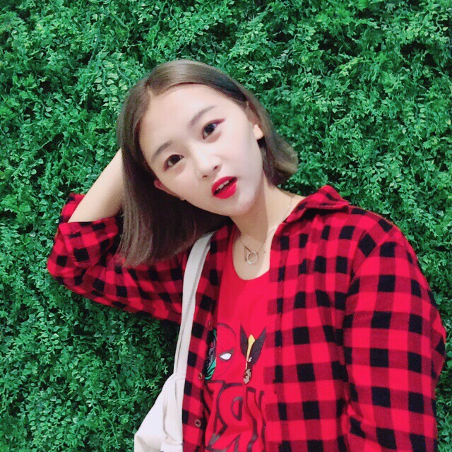 女 长春科技学院 财务管理专业 19岁 身高169