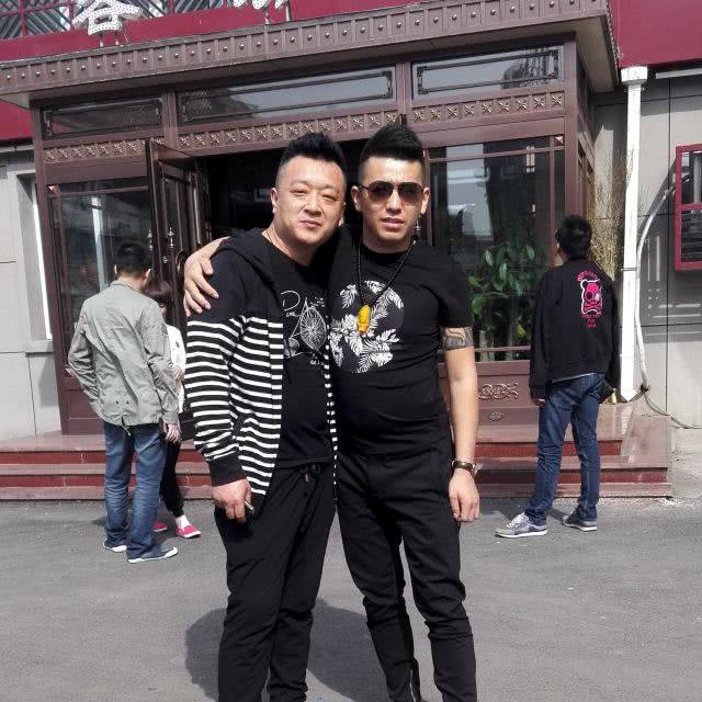 YY神豪直播排行踩舞帝利哥,嘲笑舞帝利哥人