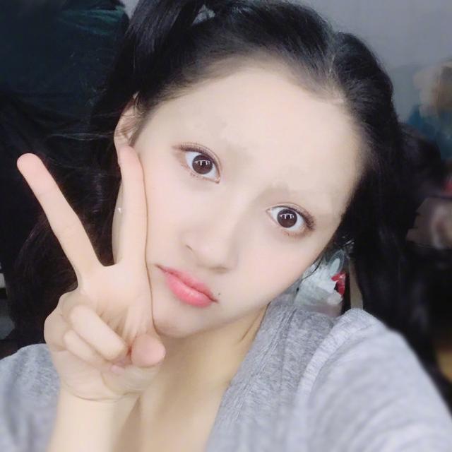 关晓彤最丑照片图片