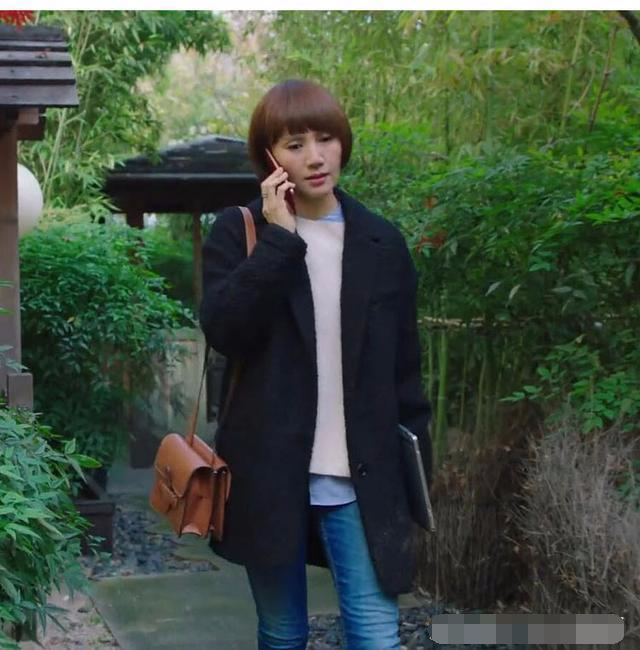 别再穿打底裙配大衣了，学学这些穿搭，光看背影都美翻了！！