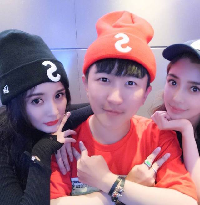 angelababy杨颖杨幂张大大比v卖萌 小表情不断颜值爆表