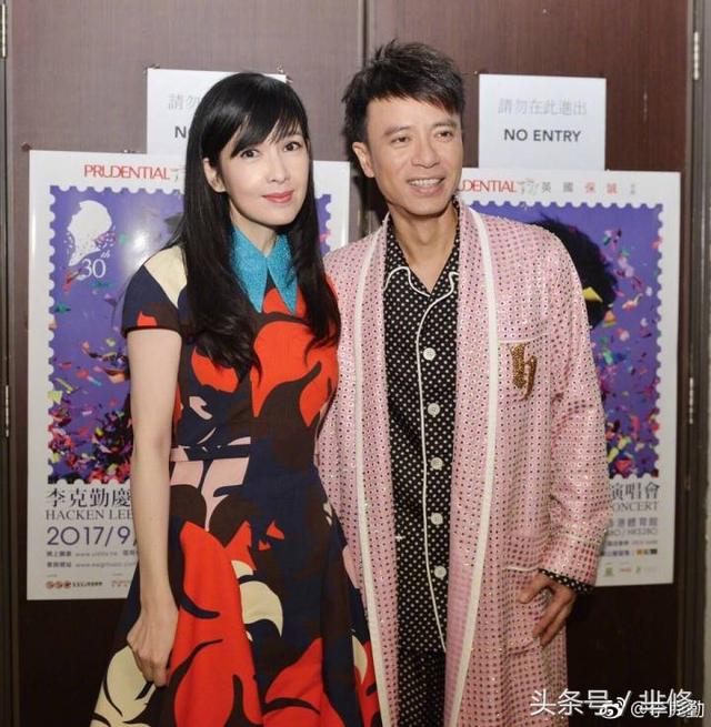 李克勤开唱获女神周慧敏助阵,两人深情对唱,超30年