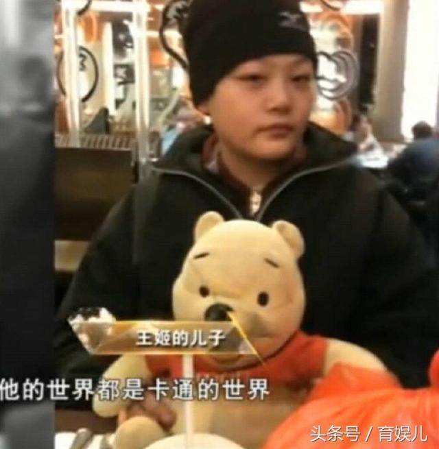 王姬含泪谈起22岁的自闭症儿子，都怪自己拍戏时犯的这个错