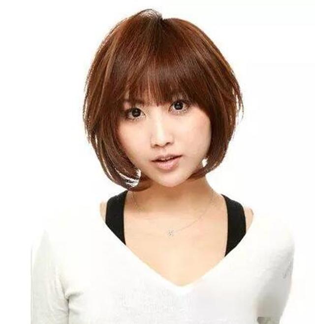 时髦标致的波波头短发,简略慷慨奼女系发型