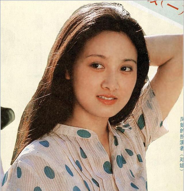 邓婕的王熙凤珍贵剧照几十张，太惊为天人了，无人超越