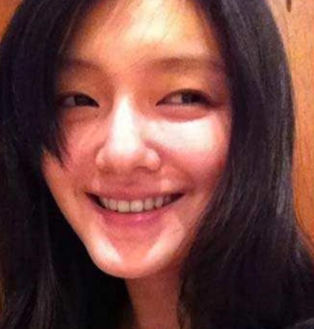 大S安以轩素颜大比拼，网友:真脸与假脸太明显，她输的惨不忍睹