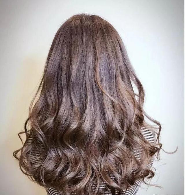 2018流行的减龄烫发发型20款