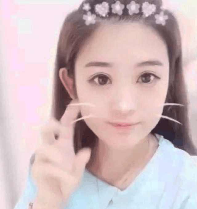 迪丽热巴玩快手了?网红模仿热巴实在太像,网友