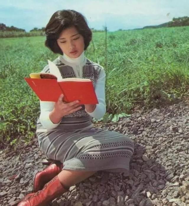 山口百惠——全日本在等她复出,她却只愿一世相守!(内