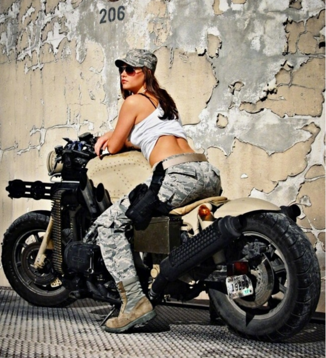 最美不过女骑士，告诉我你喜欢的是这些炫酷的机车!
