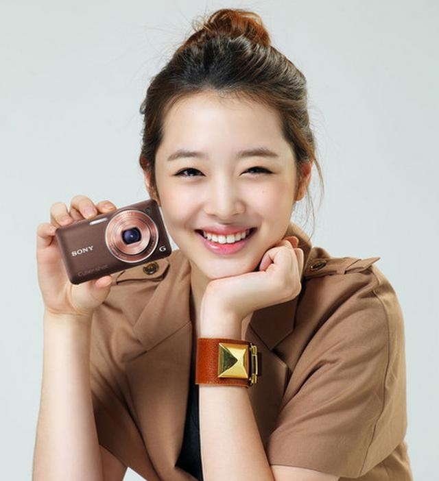 赵丽颖的发际线是怎么变得圆润平整的?