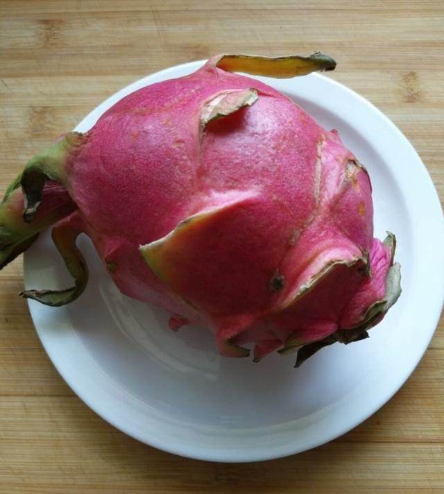 女朋友竟然让我这么吃火龙果,到底是什么鬼,尝