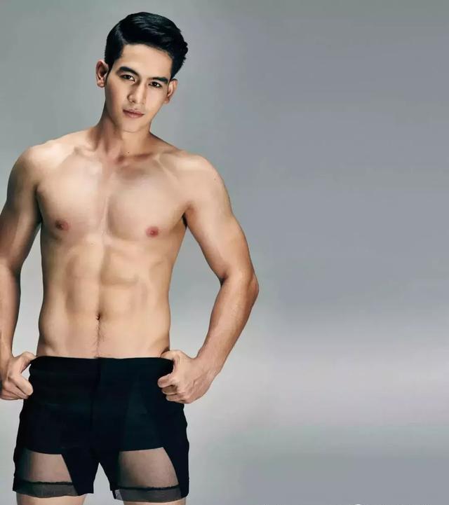 当红高颜值小鲜肉光速上位黄金档 肌肉身材堪比体育生 碾压众男模