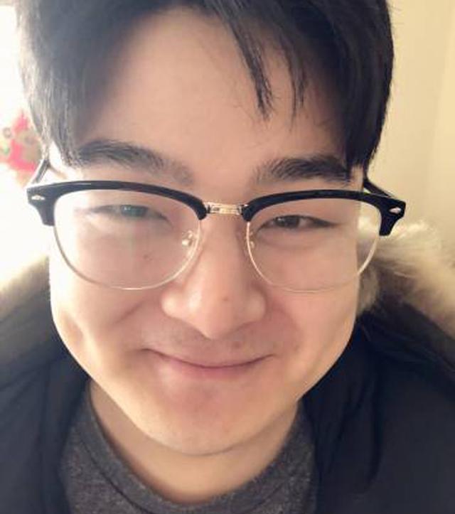 知道黑衣人小方吧？大本营搬道具的粉丝237万！真实身份你猜不到