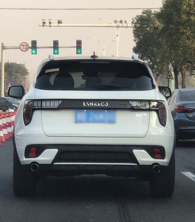 讲真，都说领克01帅过保时捷，但我觉得这车丑爆了