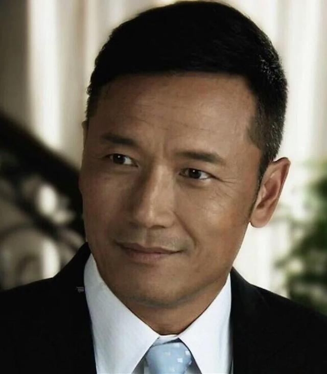 盘点五官不算好看但显帅气的男星,苗侨伟张家辉上榜,有喜欢的吗