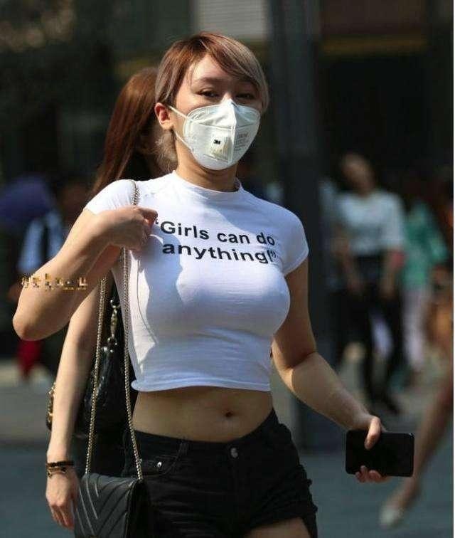 街拍: 丰腴少妇下次别这样穿衣服了, 我的身体不太好