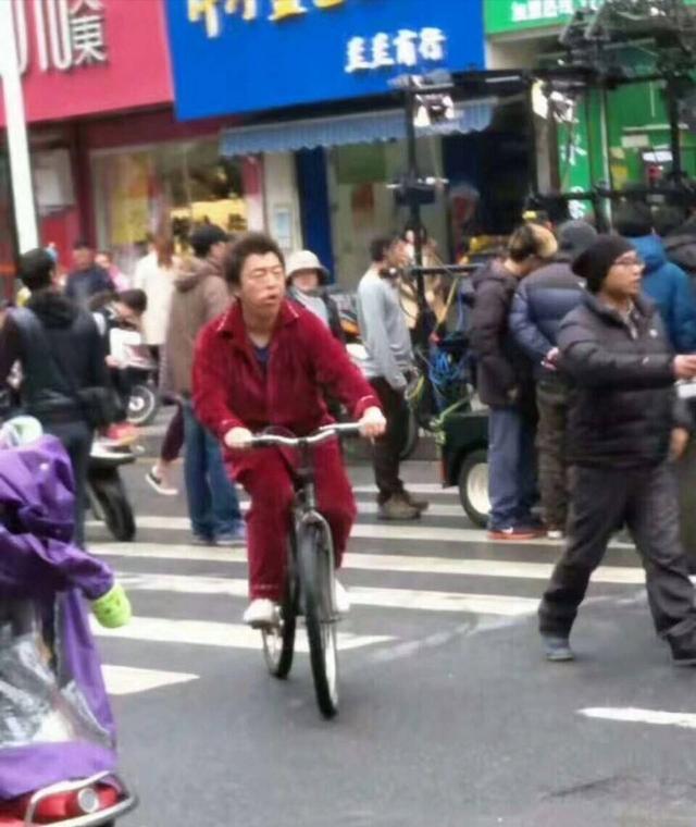 黄渤沈腾新剧《疯狂的外星人》，于长沙拍摄，网友：拍戏别扰民！
