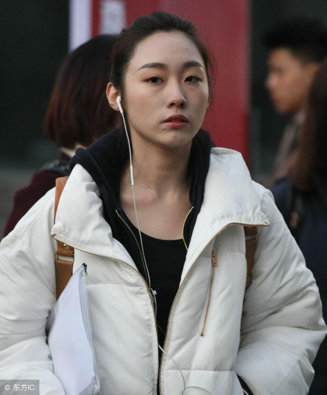 上戏艺考今天开始，校方规定素颜，我却发现80%的女生都化了妆