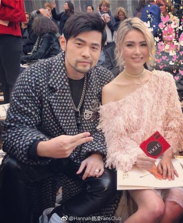 周杰伦昆凌携妈妈看秀一家人温馨有爱 与"雨神"萧敬腾