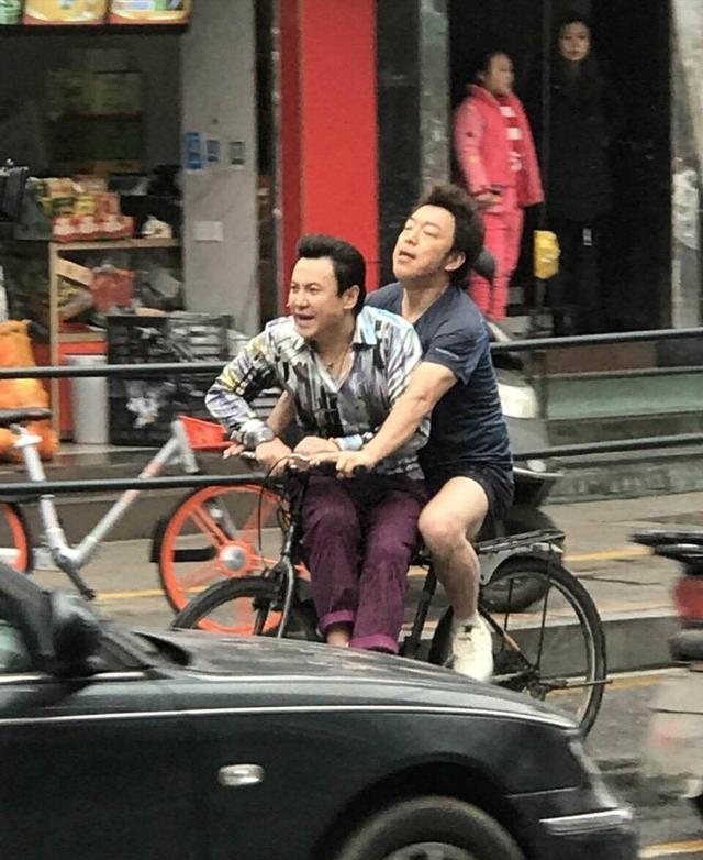 黄渤沈腾新剧《疯狂的外星人》，于长沙拍摄，网友：拍戏别扰民！