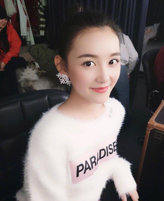 蒋依依和张雪迎的带妆自拍照来袭,是不是很美?