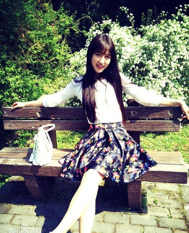 被称偶像之神，最火时“四千年第一美女”都给她洗脚，还记得她吗