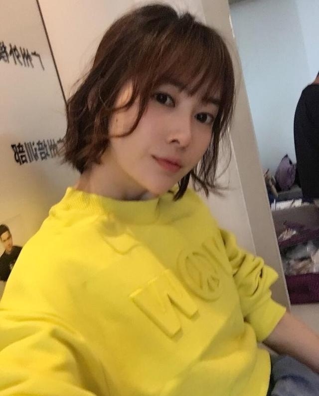 《巴啦啦小魔仙》黑魔仙小月演妈妈了 有种知性美