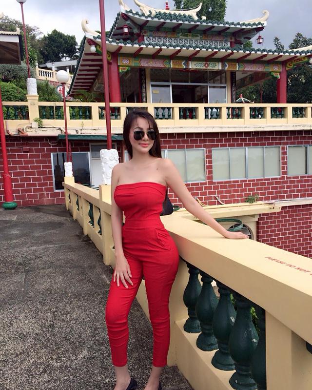 SunshineGuimary,reyasunshine 菲律宾sunshineguimary吃蟹,引来无数人围观,只因为她