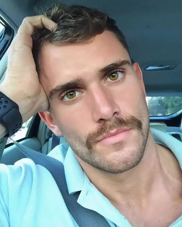 大屁股翘,这样的高智商肌肉男怕是人间精品了