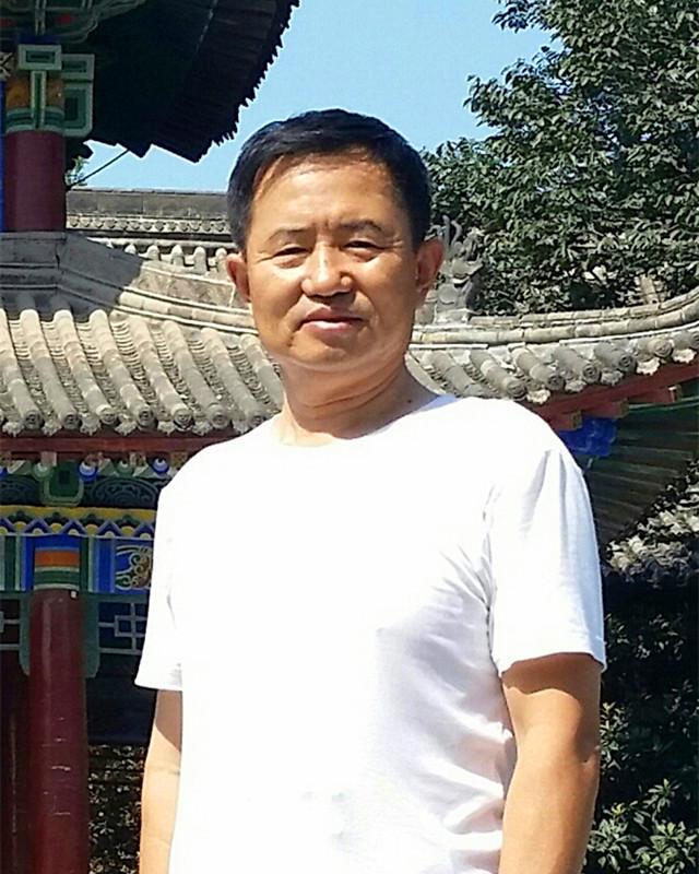 杜如九,陕西米脂人,毕业于西安美术学院,中国书法家协会会员,陕西省