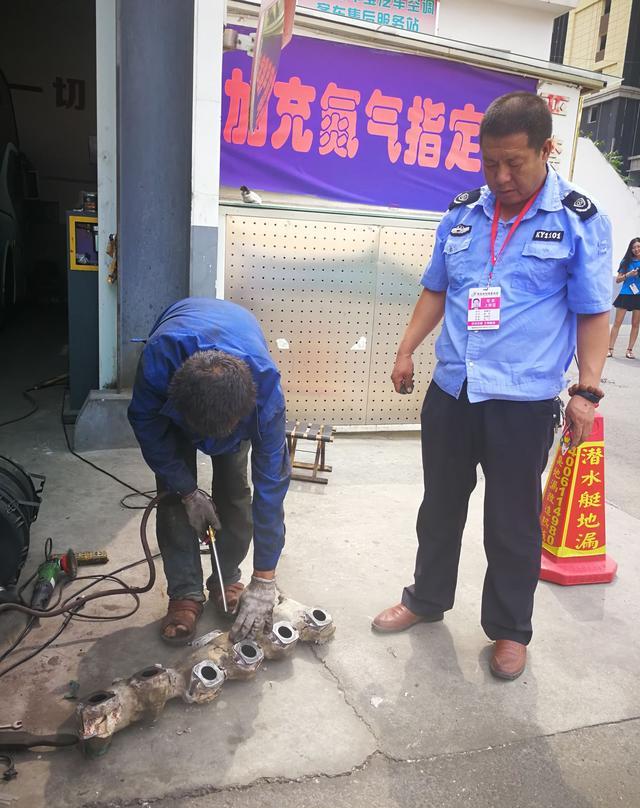 走进纺织城客运站 感受劳动者的辛苦与艰辛