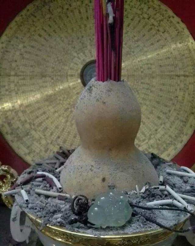 八字算命速学决定看出某流年发生是什么事