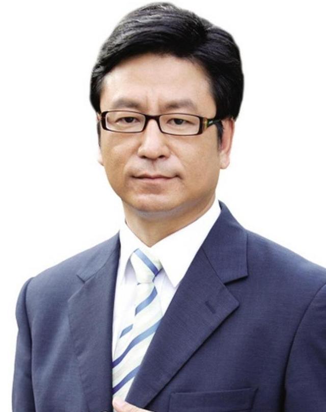 央视十大著名男主持,个个颜值,才华集一身,你最喜欢谁