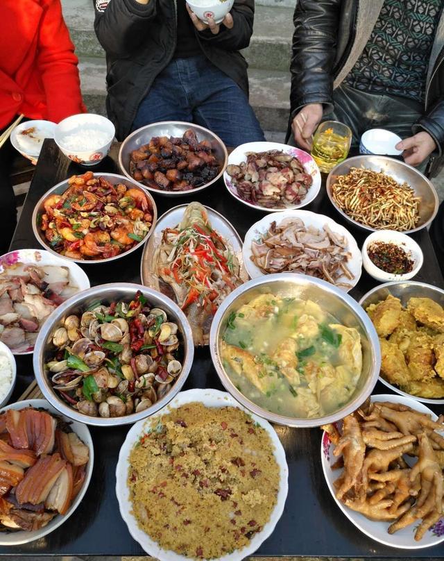 广西农村最美年夜饭菜团圆就是幸福