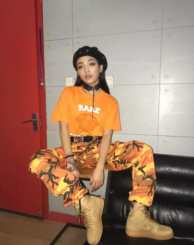 00后女rapper,欧美rapper图片厉害 95后四川美女挑战田馥甄,征服潘玮柏吴亦凡,成中国第一女rapper