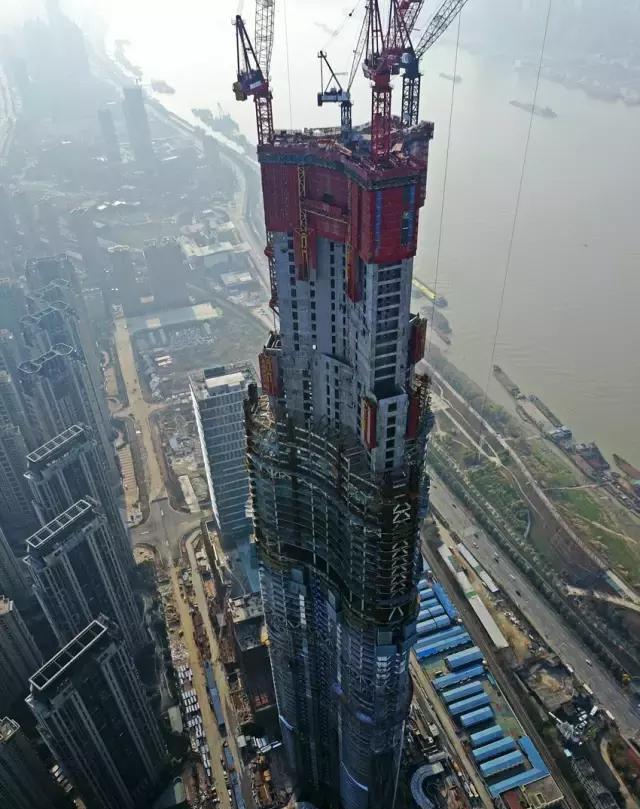 新的武汉第一高度诞生,世界第三高楼武汉绿地中心拔高