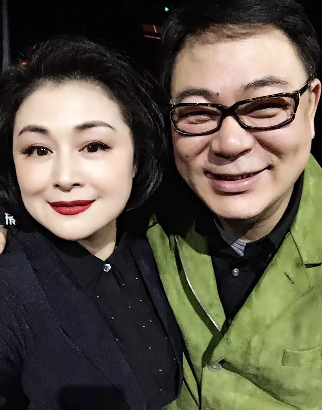 意外！《乡村爱情》里的“谢大脚”于月仙，与他们竟都是同学！