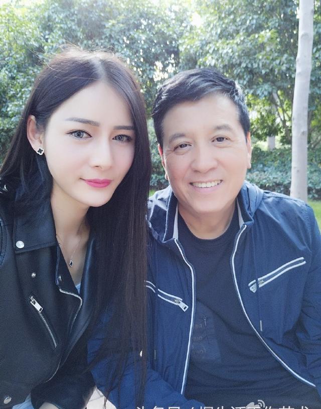 自称男版“杨幂”，喊关晓彤妹妹 和关少曾一家有什么亲密关系