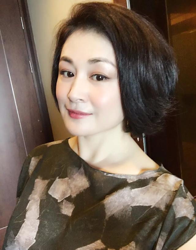 意外！《乡村爱情》里的“谢大脚”于月仙，与他们竟都是同学！
