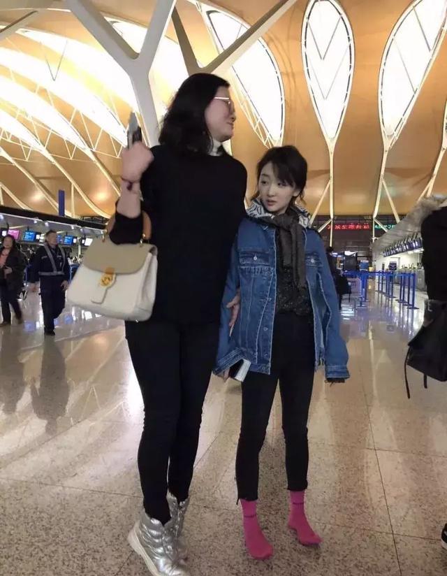 终于知道小个子女生穿瘦瘦高高!我翻女生备胎对图片