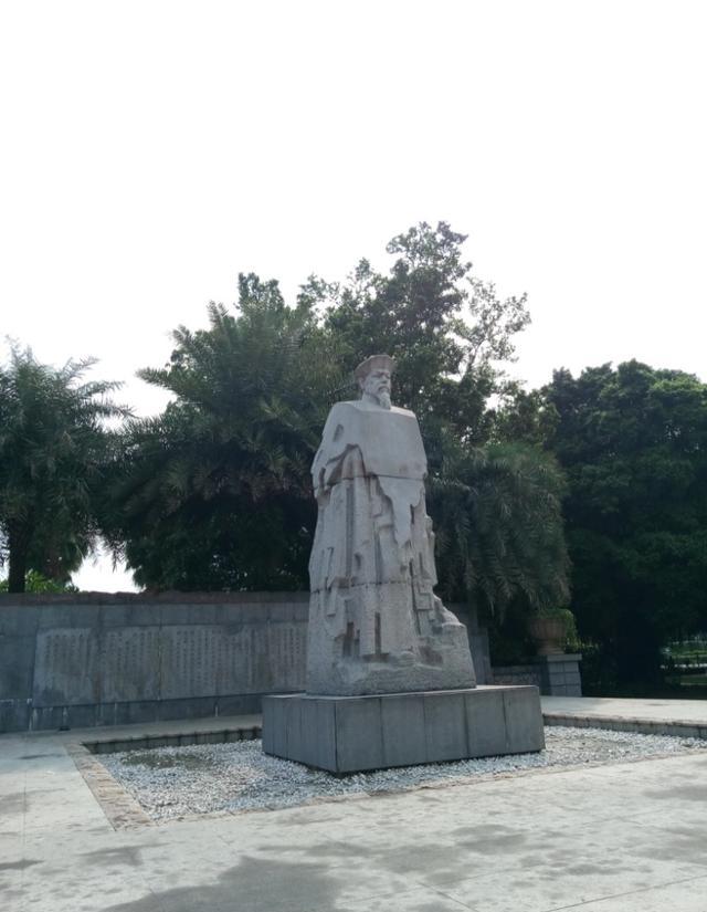 广州林则徐纪念园在海珠石附近,海印桥北岸的珠江江畔,在这里建立