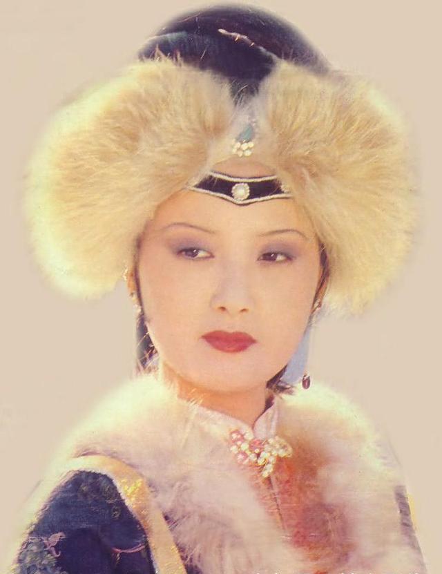 邓婕的王熙凤珍贵剧照几十张，太惊为天人了，无人超越