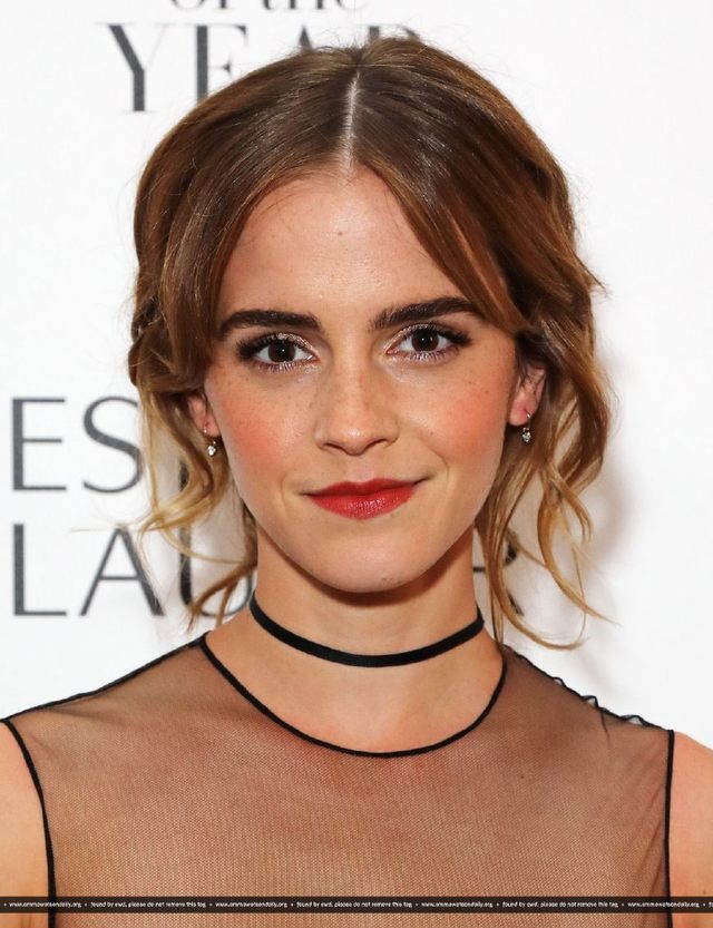 国外媒体拍照,从不掩饰女演员的雀斑,网友:这审