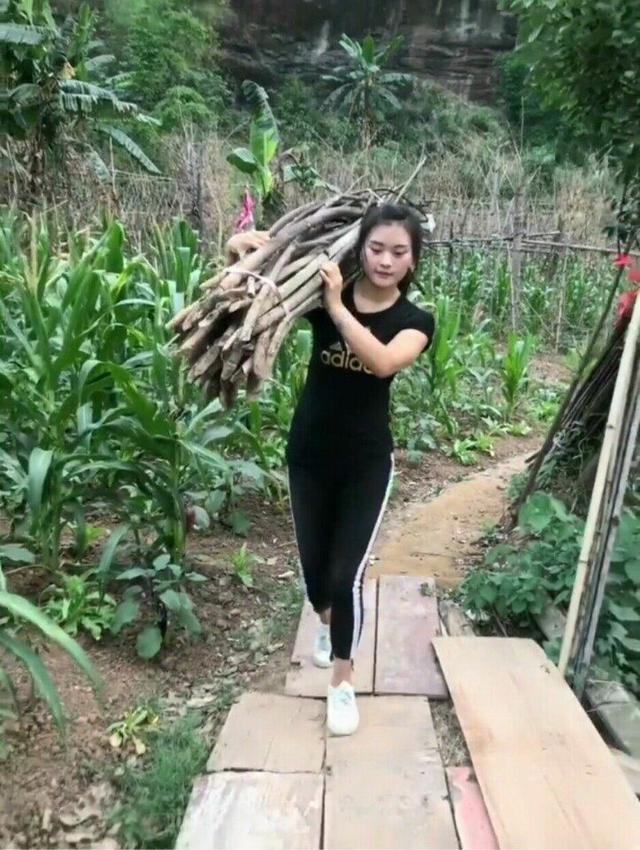 上过大学的农村女孩子和没上过大学的女孩子有什么区别!