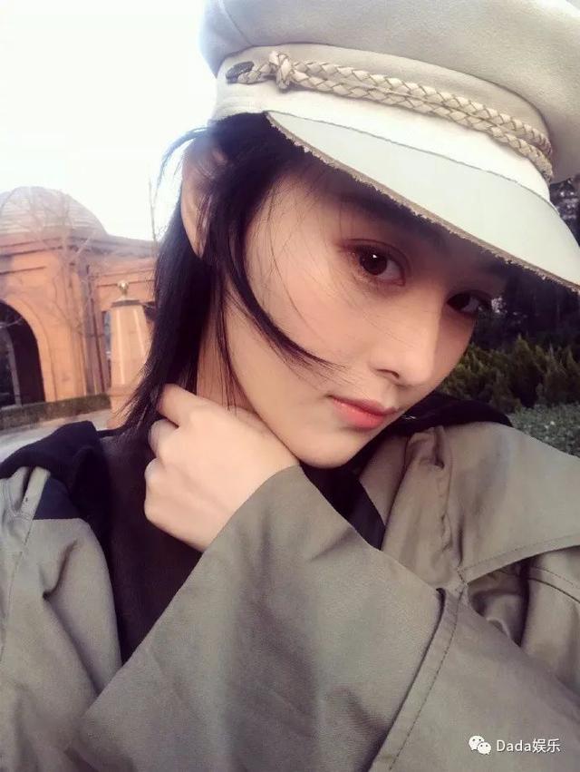 张馨予理发店连摆六表情直接撞脸范爷,佩服李