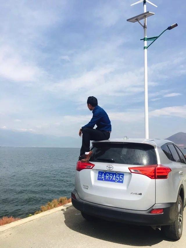 一个人安静的发呆,很是惬意.