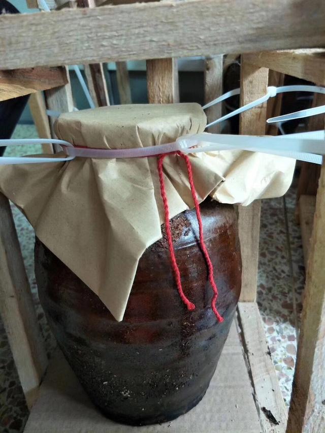客家农村人传统手工酿制黄酒